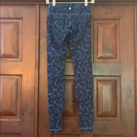 Lululemon yoga/workout pants - Picture 2 of 3